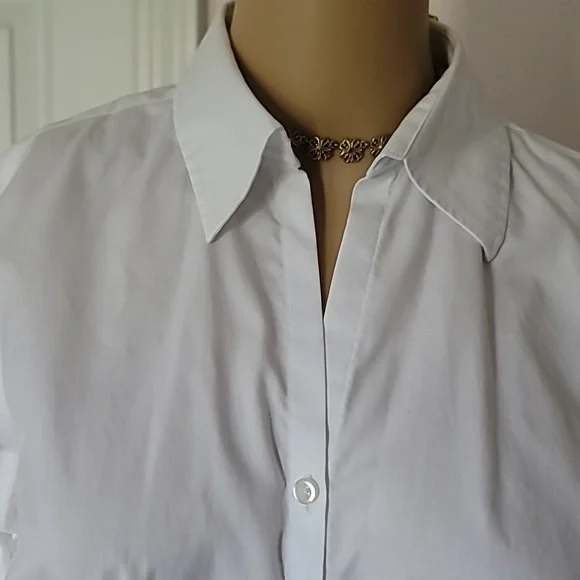 Lands' End Women's White Button-Down Shirt - Picture 3 of 6